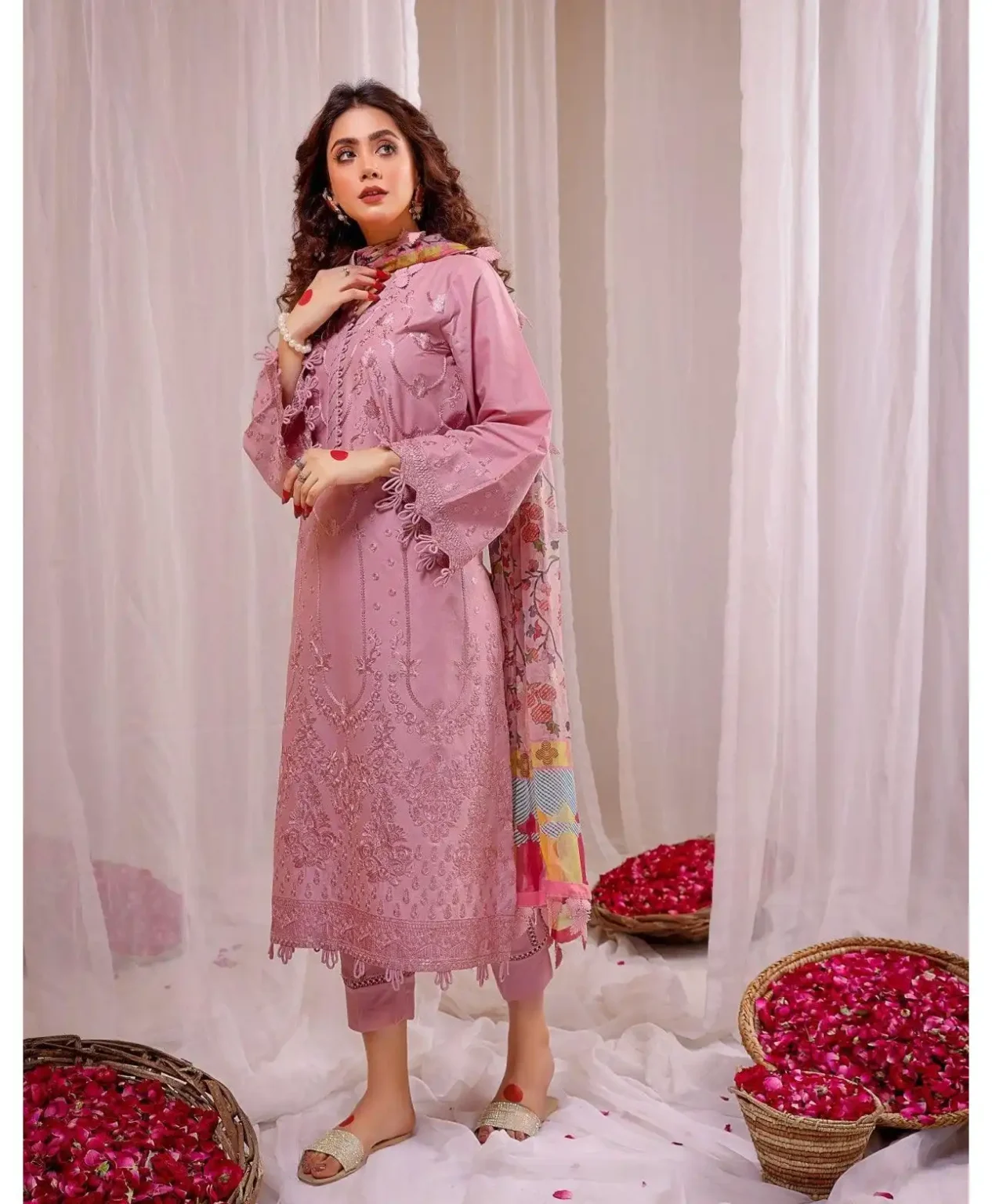 Sqoni is offering Female Studio Lawn 3PC Embroidered 322 3 in latest clothing collection 2024